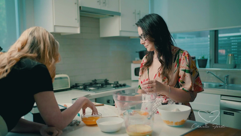 CharlieForde: Bake Me a Cake yang menampilkan Charlie Forde, Chasey Devil
