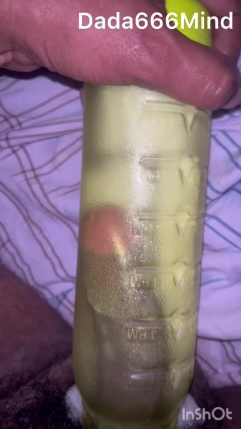 Zingaa: Chlapec pomocí kundičky s lahví na vodu - šuká se