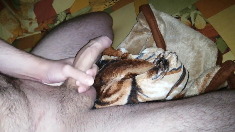 Cum2Guy: ผู้ชายหุ่นดีรูดควยแล้วแตกพุ่งใส่เตียง