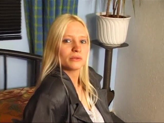 German Classic Porn videos: Ines, blonde Jerman, diambil di luar