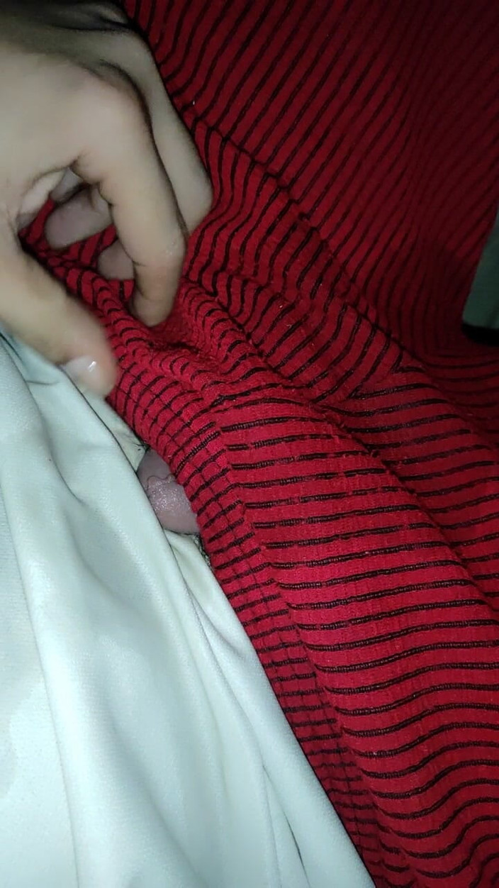 SmokedAlloy2: ダーティジャンクブロは自分の靴下を見て、それが彼を興奮させる。