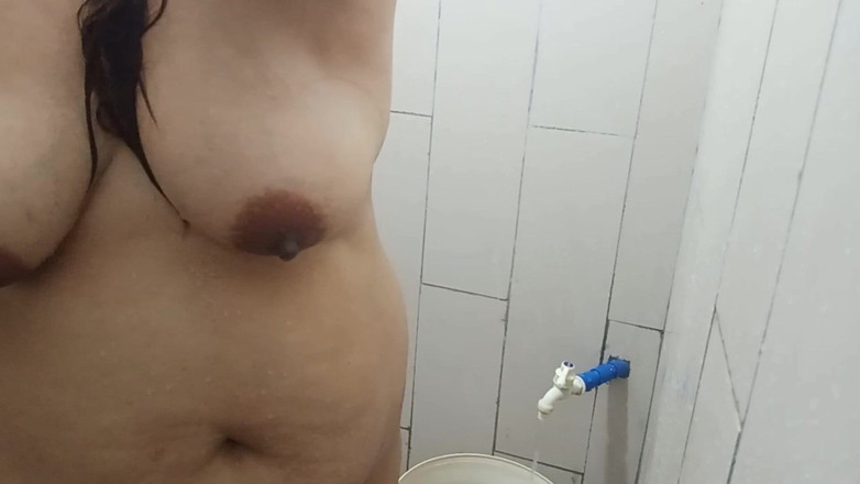 Mommyducks69: Gabung bareng aku di kamar mandi