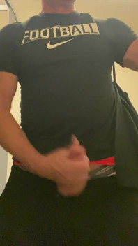 Jockdad87 Is Horny in the Bathroom Again