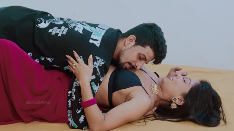Kilash: Hot Desi Indian Assam Pornstar Gargi First Time in Saree...