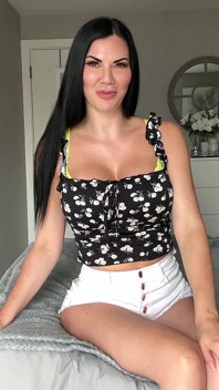 Vaši přátelé sexy macecha