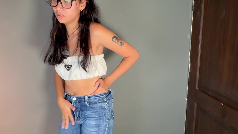 angellkink: Pissing Girl Desperate