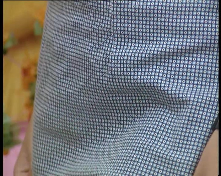 YOUR FIRST PORN: Asiatische MILF Nimmt Es Auf Dem Bauch - Asijská MILFka bere...