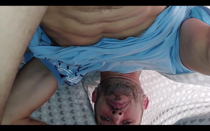 Boy jerking off: Buenos días