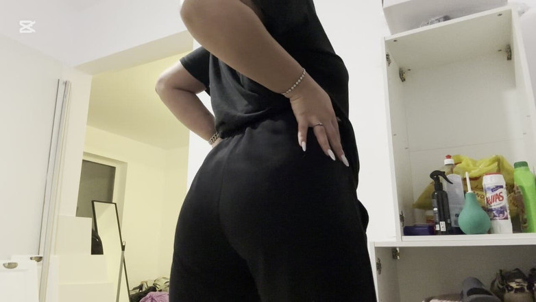 NipsAndStrips: Kentut di My New Rent