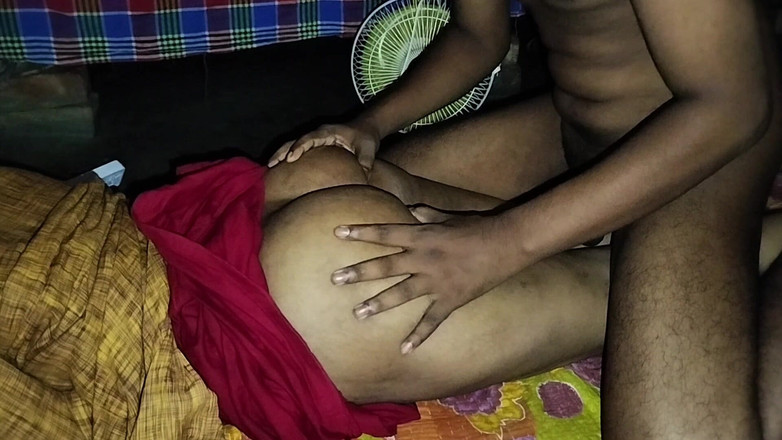 Deshi women: Madrasta fodida por enteado safado Desi Sauteli