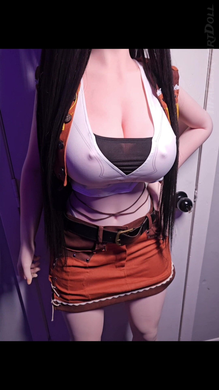 Tifa Lockhart doll: ニブルヘイム・インのティファがプライベートツアーをしてくれます。追加ギルで