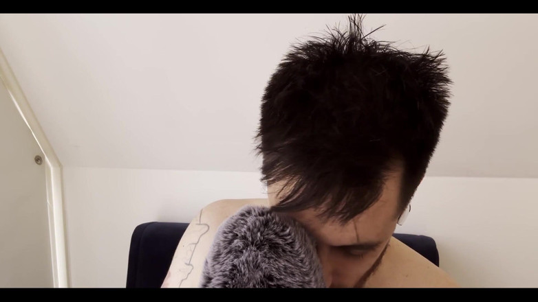 Maxx Obsidian: This Is a Beard Rubbing