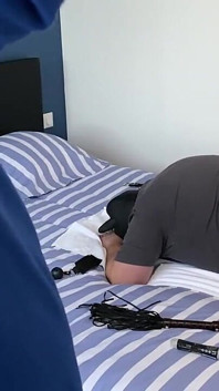 French Pegging - Bts - Un Abonné Venu Pour Être Humilié Et Baisé À Coups De Strapon Profond