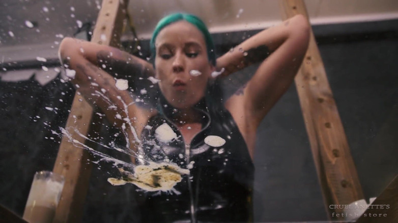 Cruel Anettes fetish world: POV - Clean up the Glass!