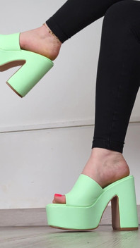 (669) Schuhsammlung: Green Block Absatz mules - Dame olga (4k)
