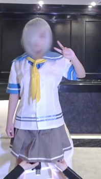 コスプレで完璧なGカップウエストライン、遊び心のあるプライベートな瞬間を捉えたソロの魅力1