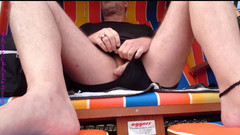 Carmen_Nylonjunge: Napalona na krześle plażowym Wangerland 1, Fumbling