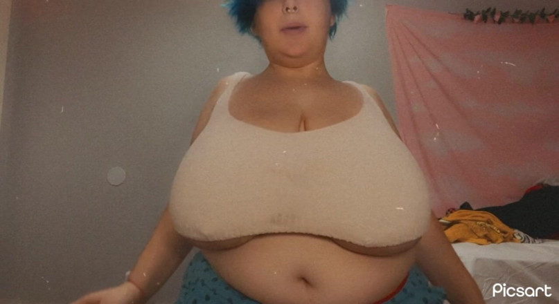 Mushroombitchx: Smoking and Titty Flash Before Bed