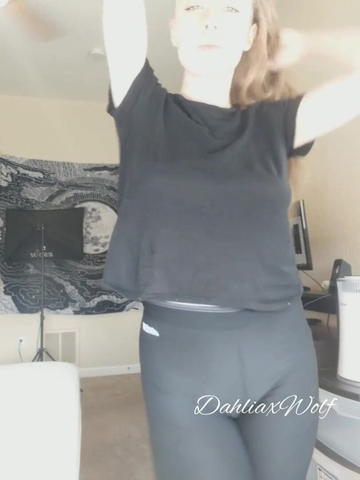 Dahlia Wolf: 스판덱스 트워킹