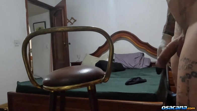 World Tranny: Çığlık atmak için götünü sokuyor