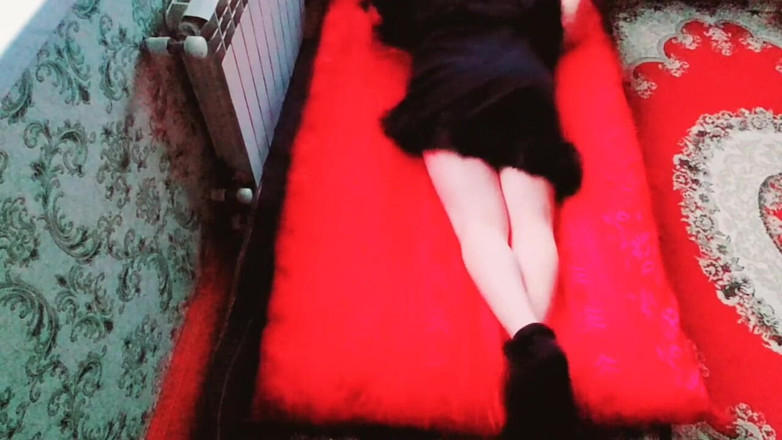 Kitty_Cross: Ateşli sarışın kendi götüne şaplak atıyor azgın amatör güzel model cosplayer...