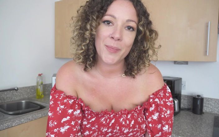 Sasha Curves: Inappropriate Stepmommy Dreams