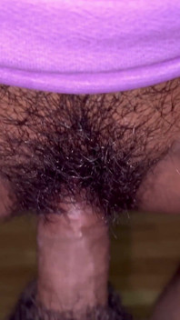 Indiancă desi tânără porno în trei cu prietenii fată drăguță de 18 ani