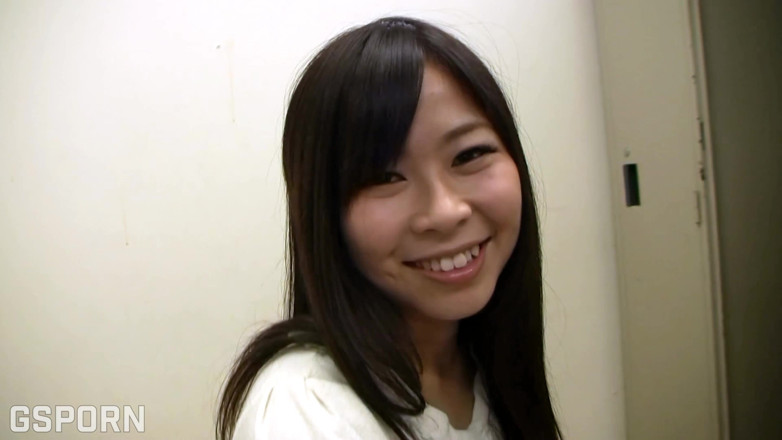 Go Sushi: Sexy teen giapponese con la figa pelosa ama il sesso...