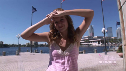 Dream Girls: Timido primo esibizionista a Tampa