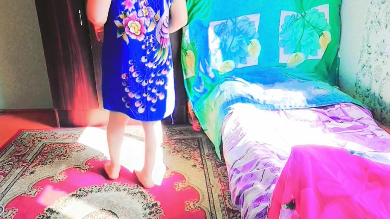 Kitty_Cross: 시스루 레이스 커튼 뒤에 숨어 있는 장난스러운 트랜스 미녀