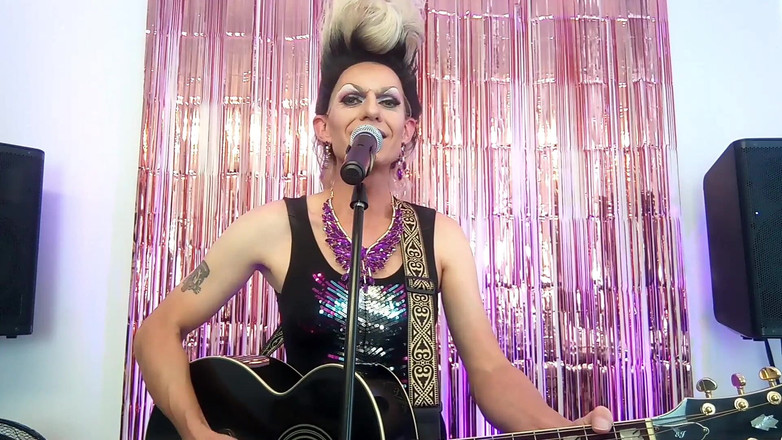 Alexalovesit: De deur van de hemel kloppen