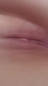 Nevěrná manželka zkouší anál se svým milencem a miluje to