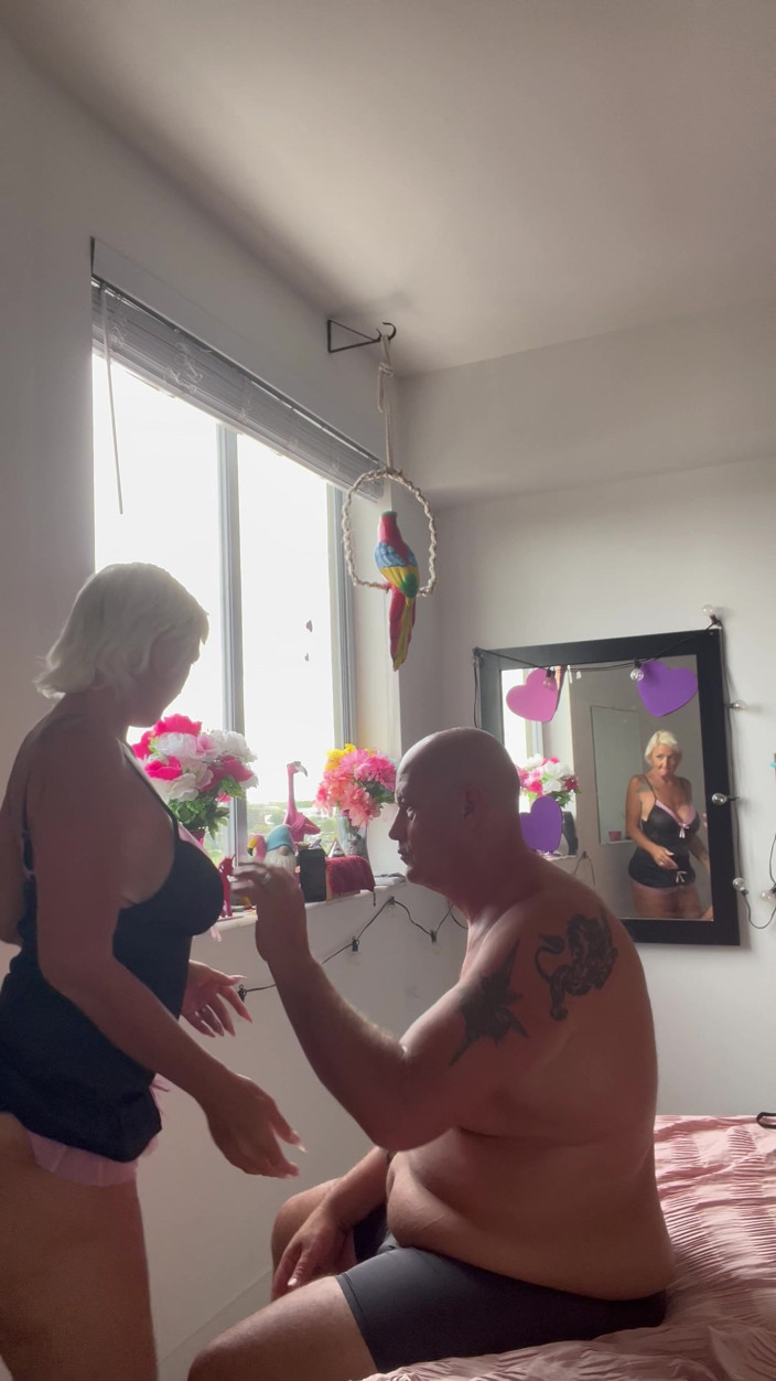 Greek Goddess Steph: La dea greca pornostar steph succhia il cazzo in questo...