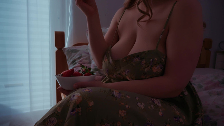 Mrs Wetslavs: Weich und durstig - Frühlings-masturbation einer reifen Frau.