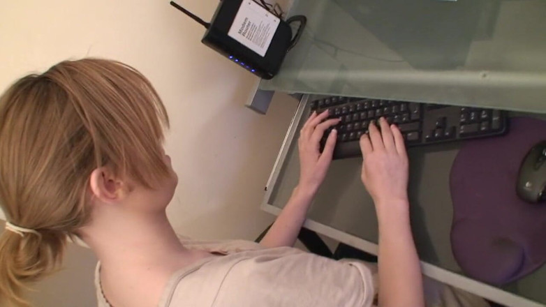Digi Creationsxxx: Teen britannica fa un pompino a sborra e ingoia, ep.04