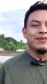 Heterosexueller Salvadorianer zieht an seinem süßen Schwanz