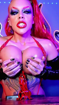 4k Succubus वीर्य के लिए स्तन चूसती है और चोदती है