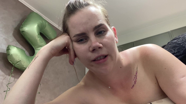 Anna Sky: Bella E Calda Sculacciata E Punizione Di MILF Anna