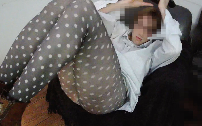 Seoul Sat: Cowok kulit putih rambut pirang lagi asik nyepong dildo ukuran...