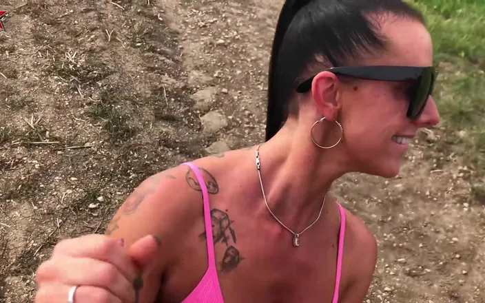 Texas Patti: Quickly Outdoor Blowjob