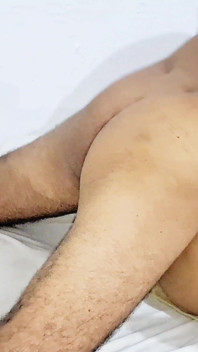 Desi hyresvärdens oväntade sextillstånd för förlåtelse