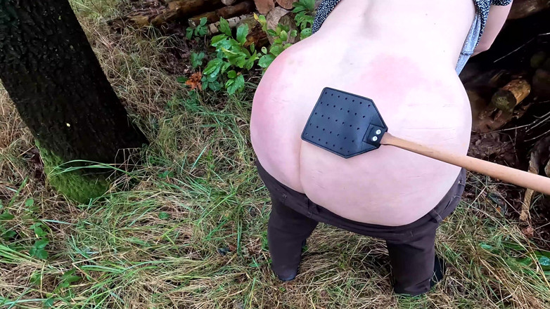 Bouncy Tits Action: Whipping Ass