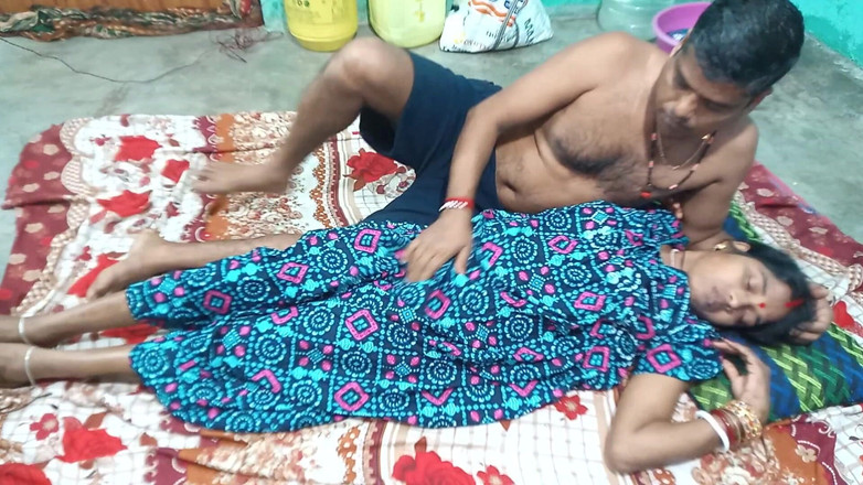 Sumitra-bhabi: Wanita Bengali ditelanjangi dan disetubuhi