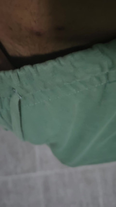 yourdaddy7788: Tocando mi polla sobre los pantalones