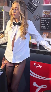 Blonde Millie Morgan Stars Dalam Ghairah XXX Freaky memfailkan bertiga