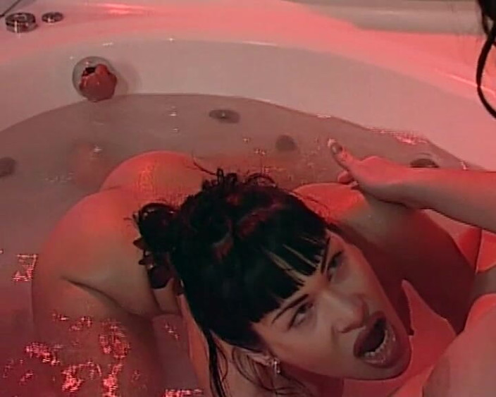 BB Video - Vintage Story: जर्मन चोदने लायक मम्मी पोर्नस्टार लेस्बियन बड़े प्राकृतिक स्तन काले बाल वाली