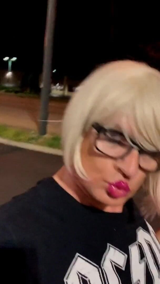 CindieLove: Parkbank anale dildo auto's rijdend door hete mietje slet