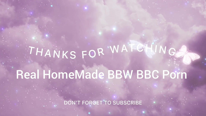 Super sexy ebony cuties: おしっこ漏らし、セクシーな爪を見せつける