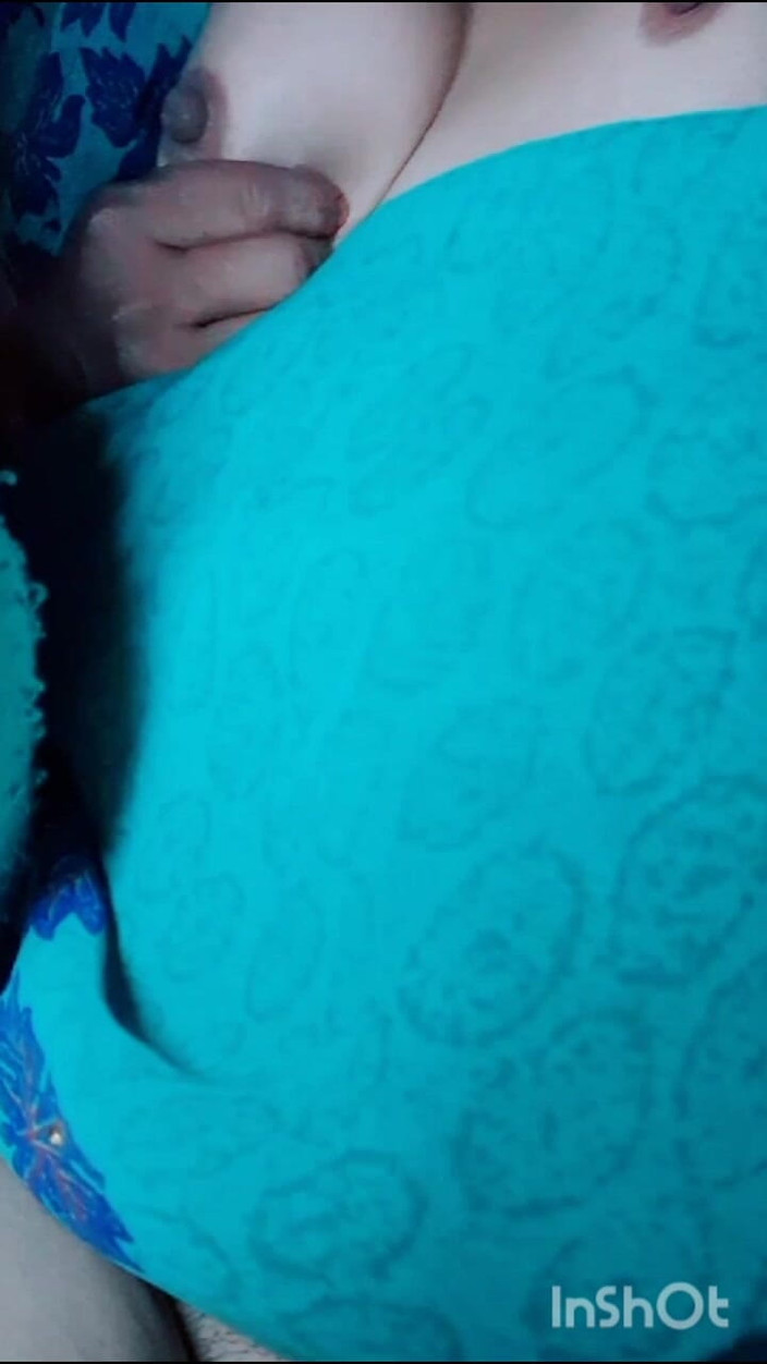 TricolorMusic3: Incitanta bhabhi pizdă sexy de mărime mare și incitantă acasă Toți...