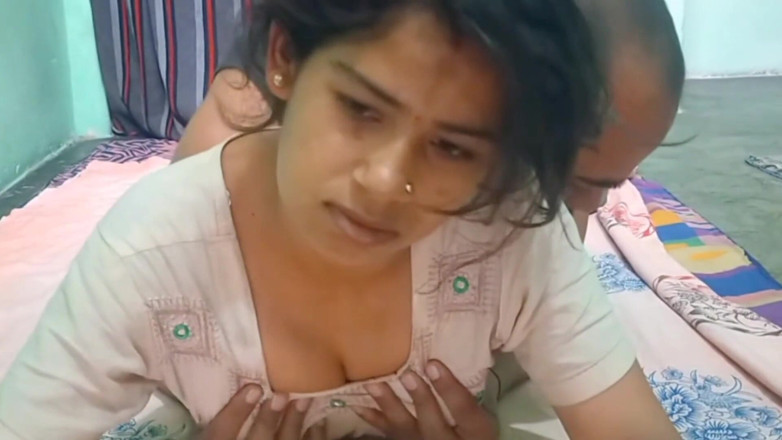Sexy Girlfriend Girl: sautela bhaee yah ek ajib chaal aajmaata hai